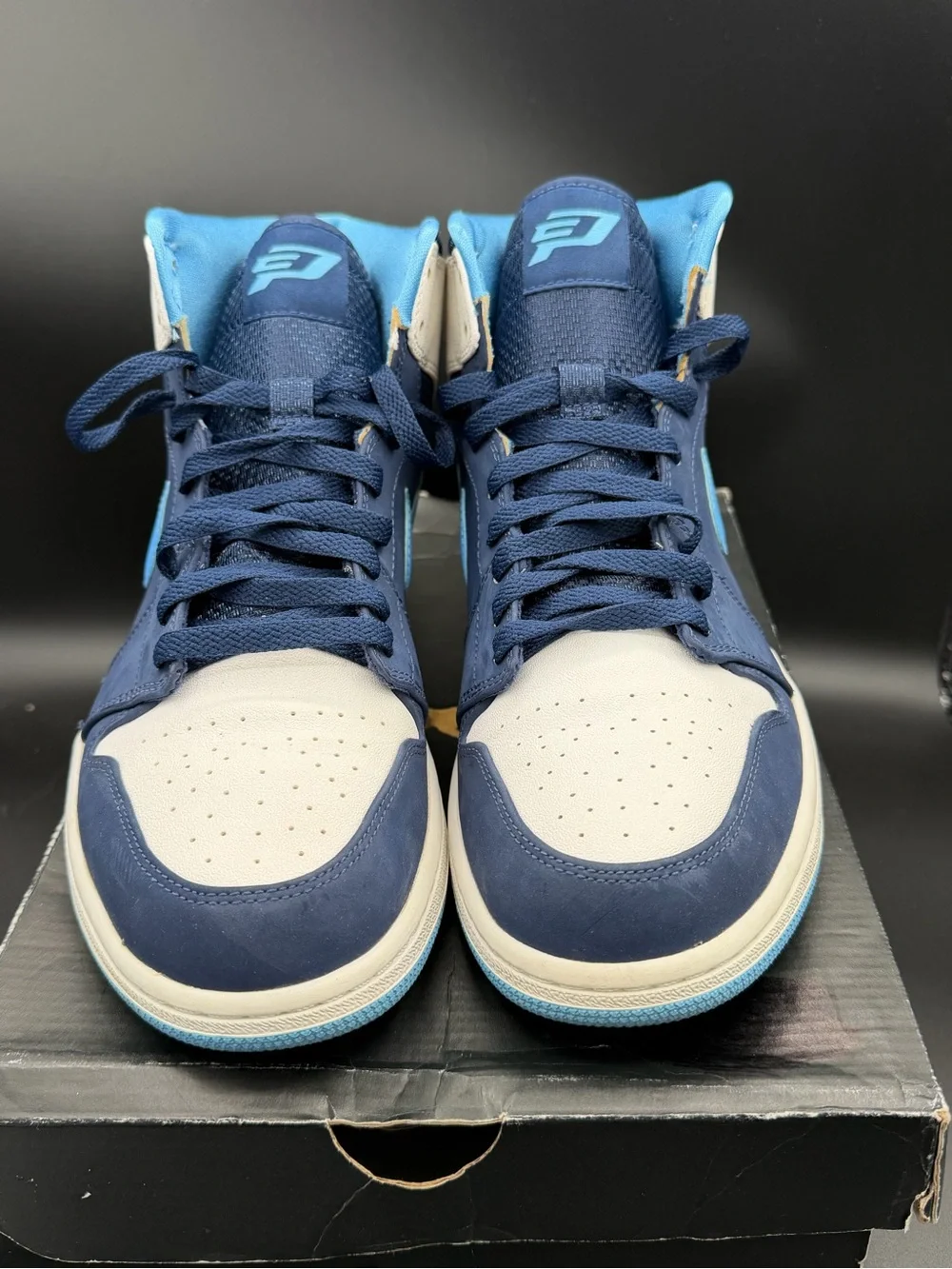 Air Jordan 1 High Top Sneakers in midnight navy and University Blue 11.5 M A+